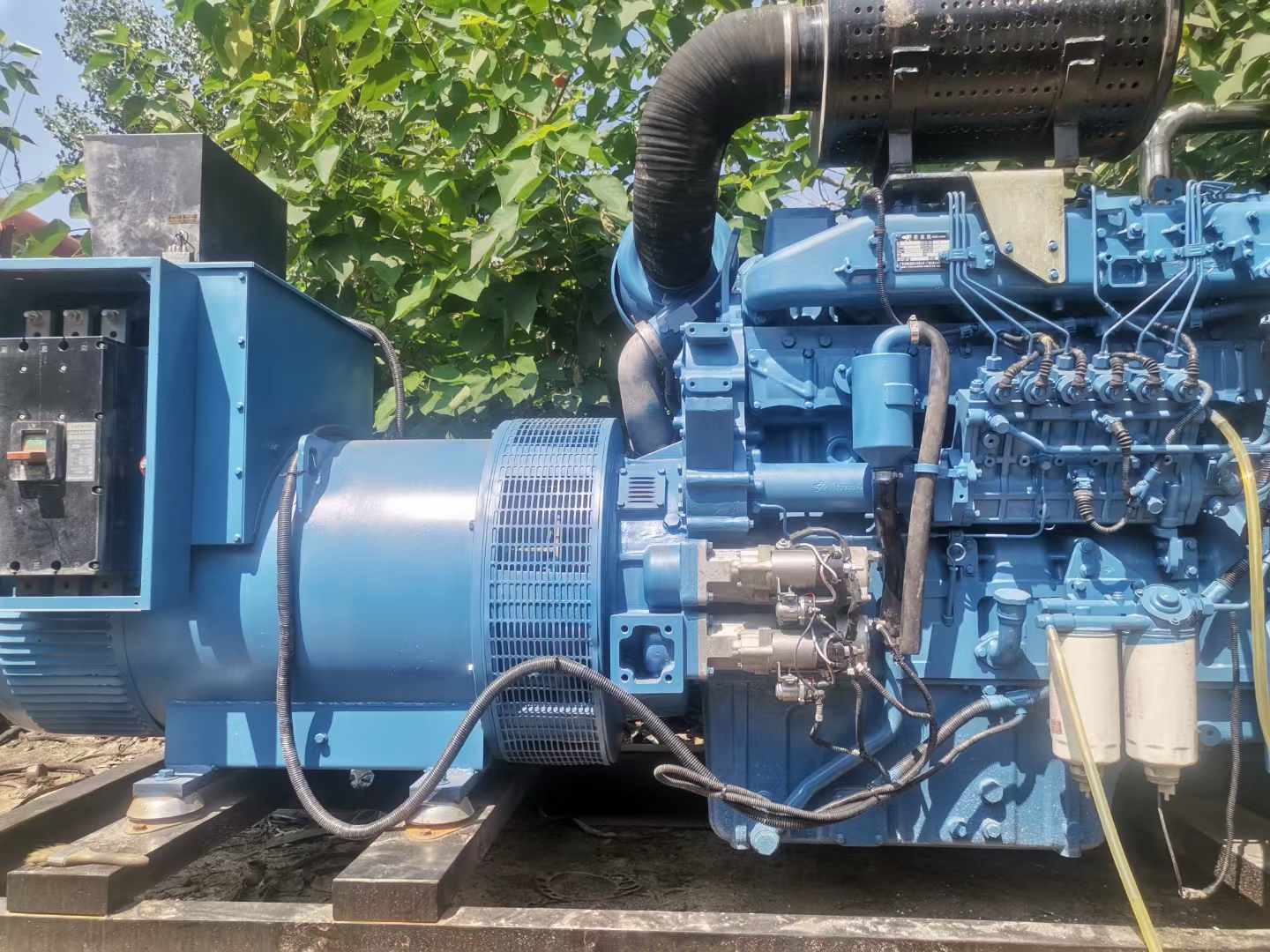 杜集详细说明降低 800kW 柴油发电机输出电流波动的方法